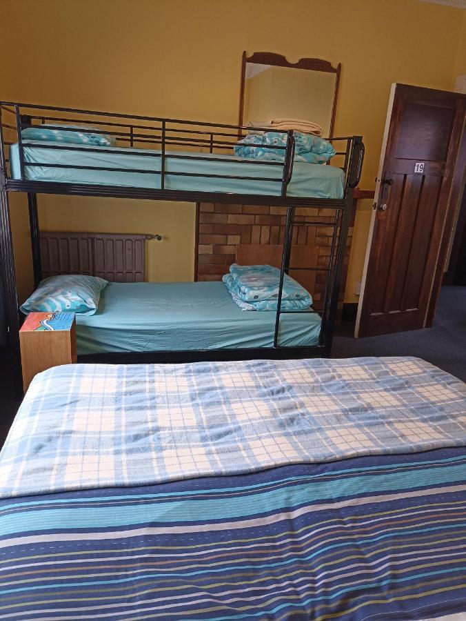 Backpackers Hostel *