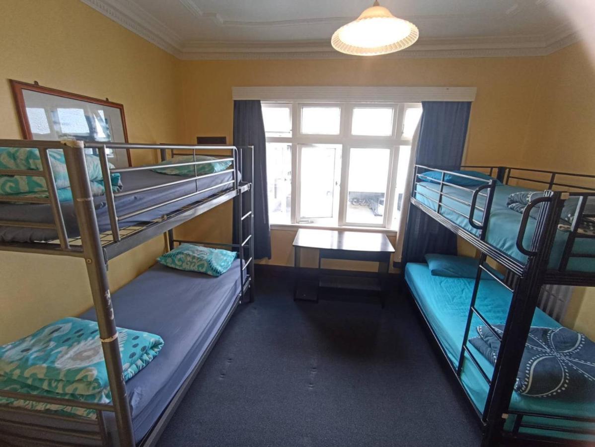 Backpackers Hostel *